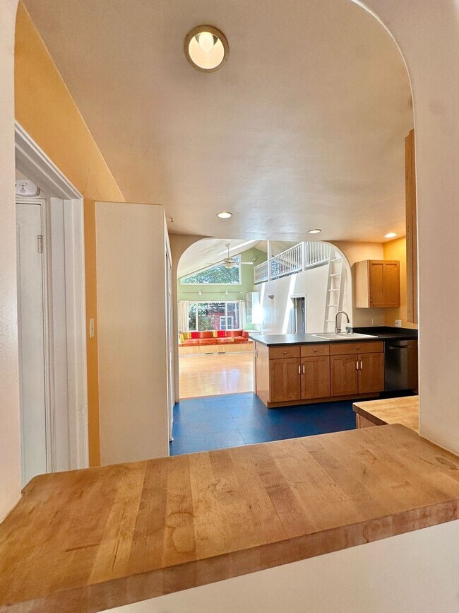 Foto del edificio - Lovely 3bd+/2ba Home in San Rafael