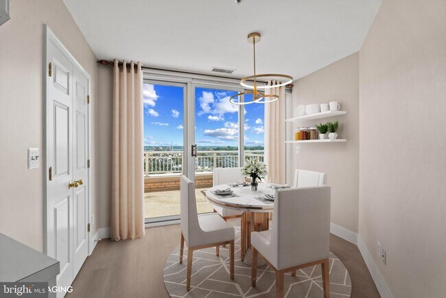 Foto del edificio - 100 Harborview Dr