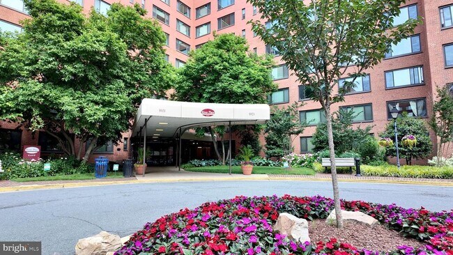 Foto del edificio - 1021 Arlington Blvd