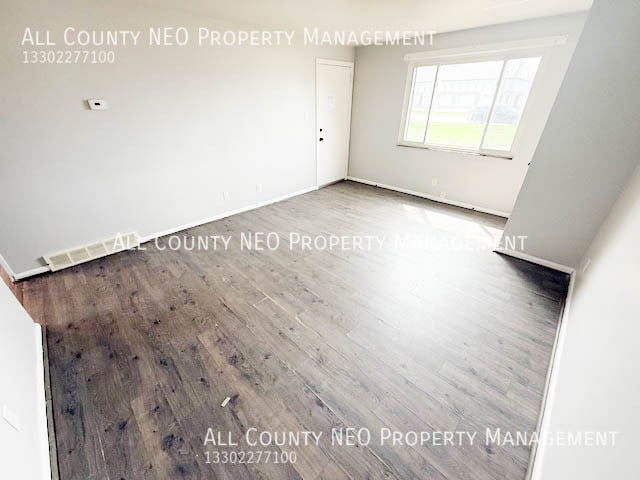 Building Photo - 1737 Portage Trail
