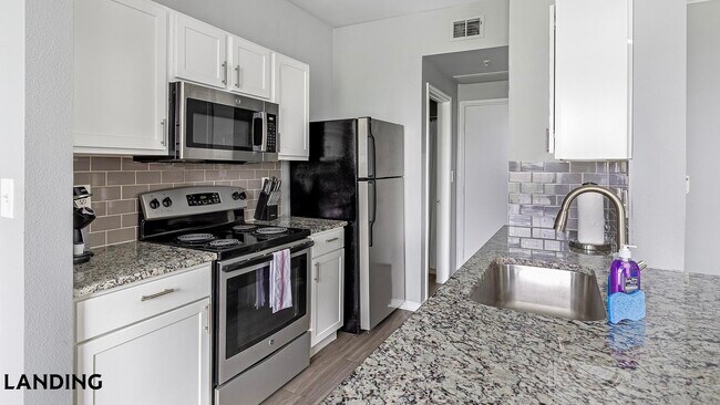 Foto del edificio - 5350 Fossil Creek Blvd