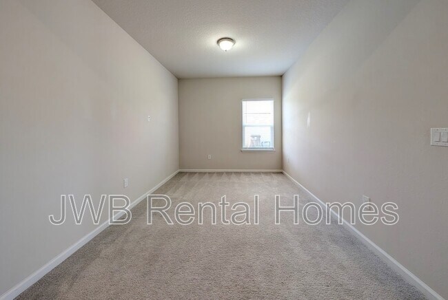 Building Photo - 1411 Tan Tara Trl