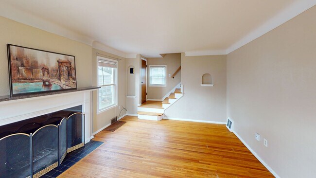 Building Photo - Home Available!