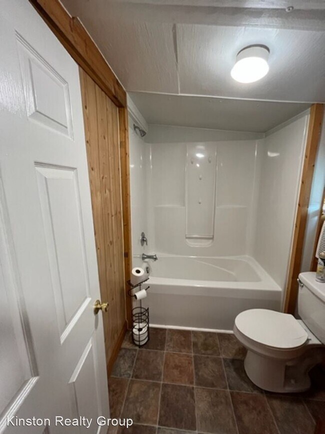 Building Photo - 3 br, 1 bath House - 1132 Jonestown Rd.