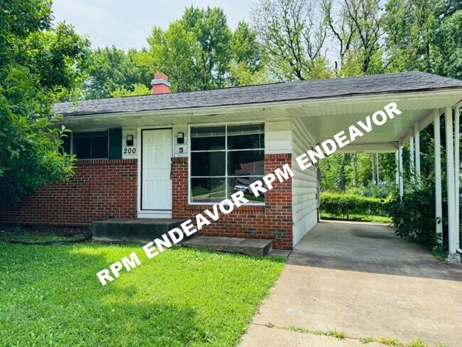 Foto del edificio - 3-bedroom Move-In Ready with Covered Outdo...