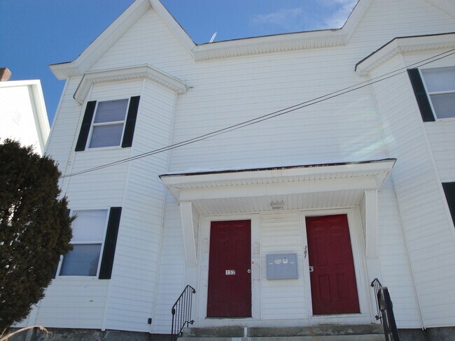 Building Photo - 153 Wilson St