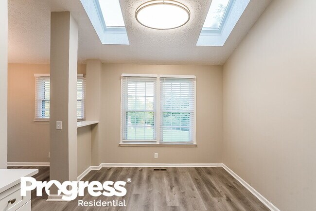 Foto del edificio - 103 Silver Maple Ct