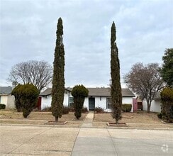 Building Photo - 3645 Mosswood Dr