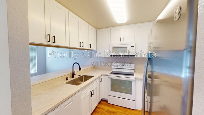 Building Photo - 669 Diamond Way