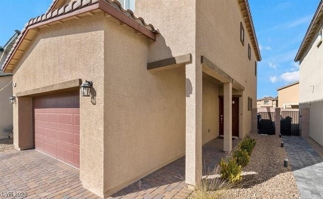 Building Photo - 7462 Dragonfruit Ave