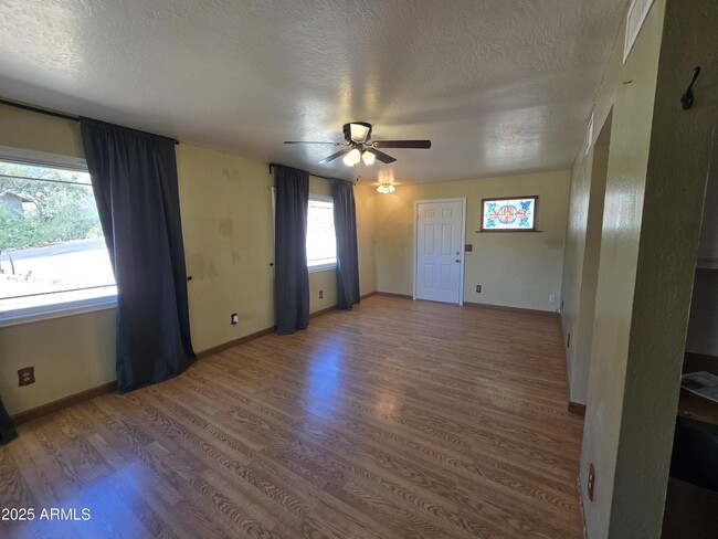 Building Photo - 525 El Recreo Ct