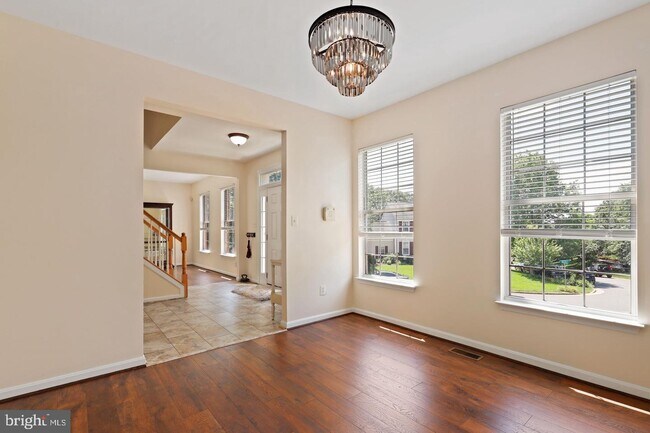 Building Photo - 8759 Diamond Hill Dr