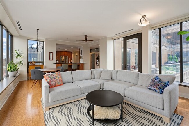 Foto del edificio - 151 Fort Pitt Blvd