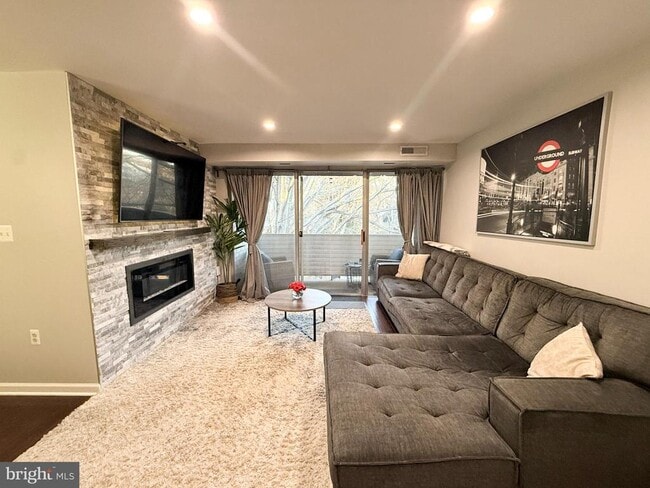 Foto del edificio - 5616 Bismach Dr