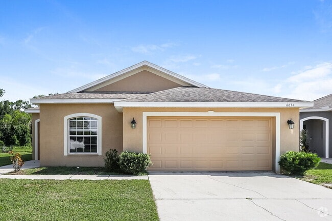 Building Photo - 6854 Glenbrook Dr