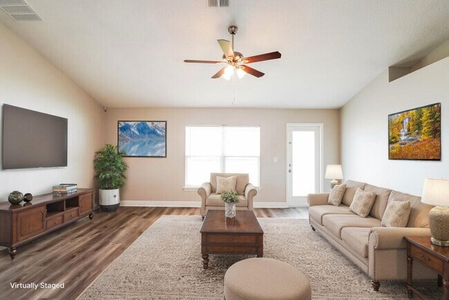 Foto del edificio - 900 Chestnut Dr
