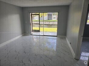 Building Photo - 8040 N Colony Cir