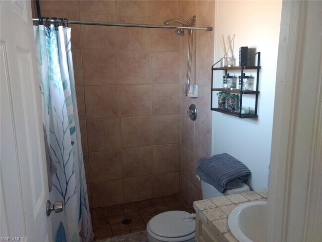 Foto del edificio - 612 Southeast 6th Terrace, Unit 3