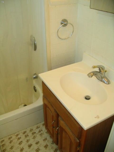 Primary Photo - 32 Maple St