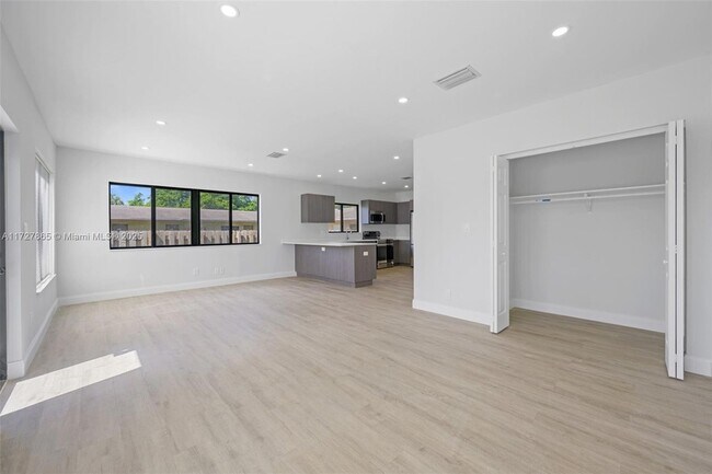 Building Photo - 349 NW 40th St
