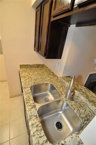 Foto del edificio - 3701 Cedarplaza Ln