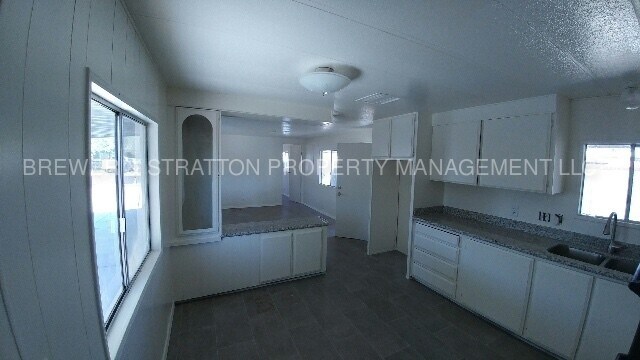 Building Photo - 2144 N Silverton St
