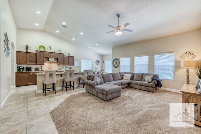 Building Photo - Great Clovis home with Multi-Generational ...