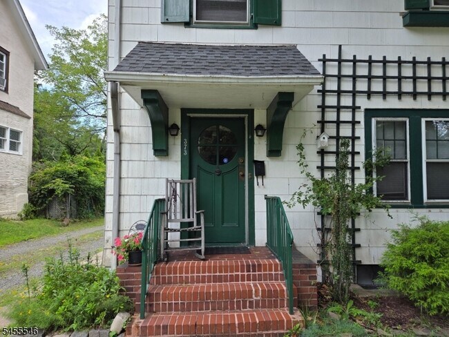 Building Photo - 373 Claremont Ave