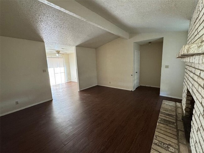 Building Photo - 1645 Chippeway Ln