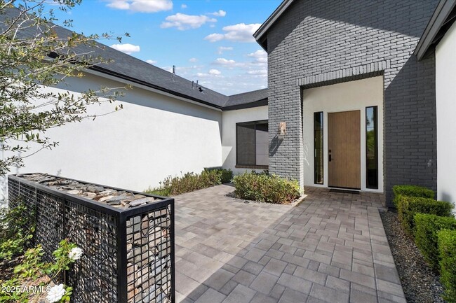 Foto del edificio - 8413 N Diller Grove Ln