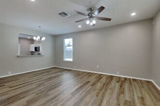 Building Photo - 6211 Gillian Park Dr