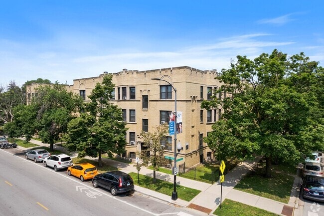 Building Photo - 4604 N Winchester Ave