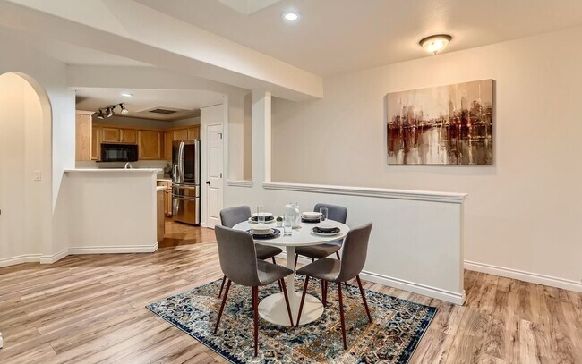 Foto del edificio - 2270 Snowberry Ridge Ct
