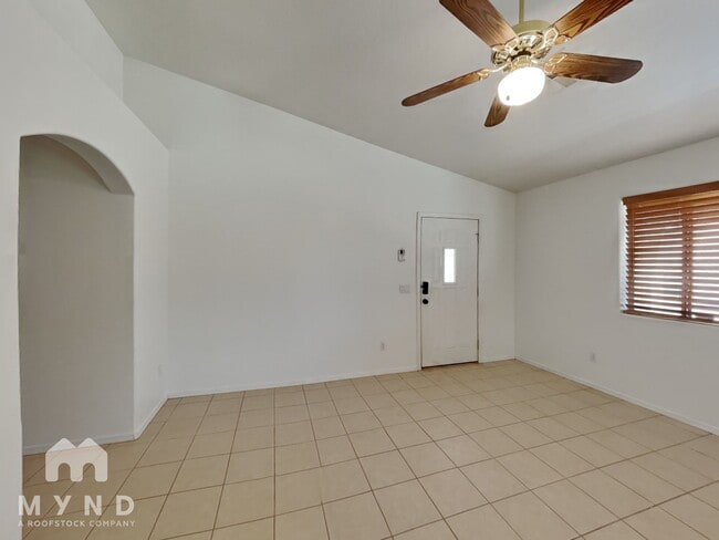 Foto del edificio - 9828 W Lapaz Ln