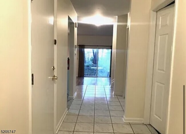 Foto del edificio - 35 Maple Ln