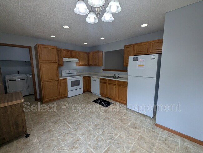 Building Photo - 5309 Myanna Ln