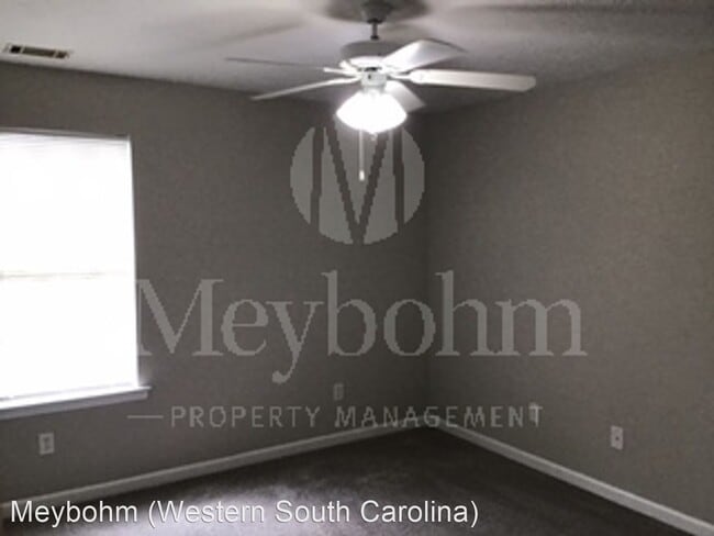 Building Photo - 3 br, 2 bath House - 159 Redbud Drive