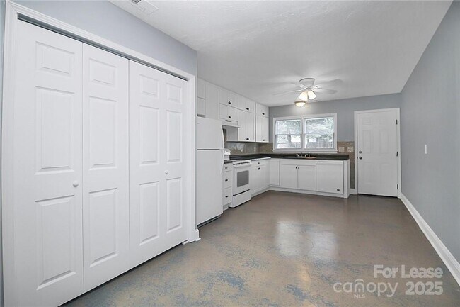 Foto del edificio - 212 Kerr St NW