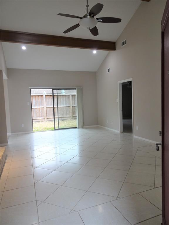 Foto del edificio - 16606 Neumann Dr