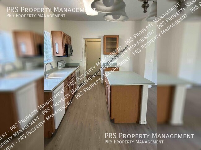 Foto del edificio - 2430 E County Down Dr