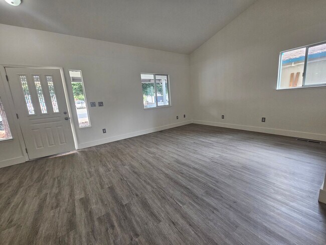 Building Photo - Amazing Jewel in Hidden Valley