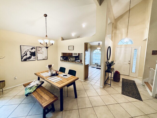 Building Photo - 4016 Watercove Dr