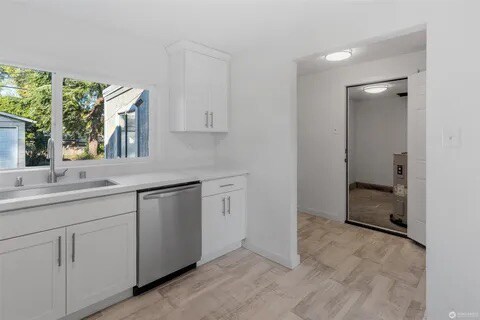 Foto del edificio - 911 E 52nd St