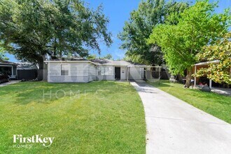 Building Photo - 710 Canary Cir