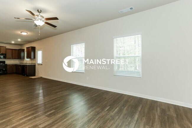 Building Photo - 4 Bedroom Pet-Friendly Home in Covington, ...
