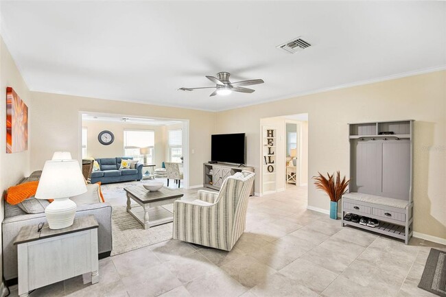 Building Photo - 641 San Salvador Dr