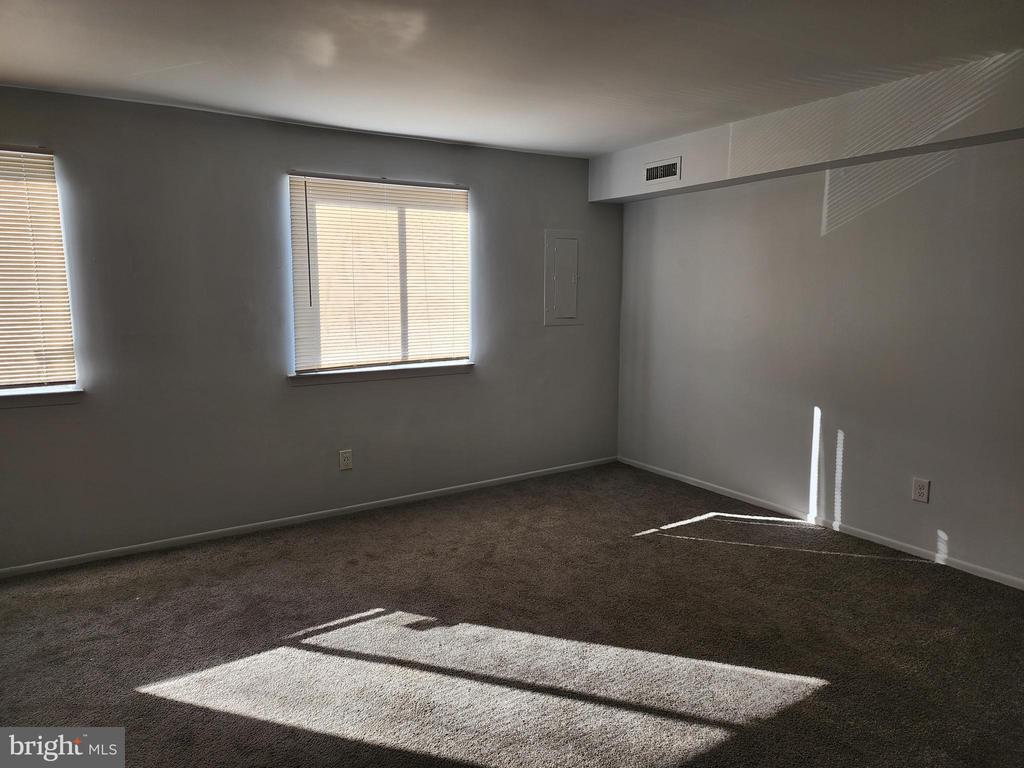 Foto principal - 1028 Oakwood Dr