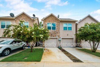 Building Photo - 1579 Cozy Dr