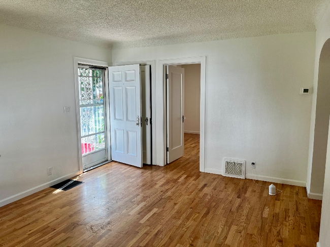 Building Photo - 415 Alderson Ave