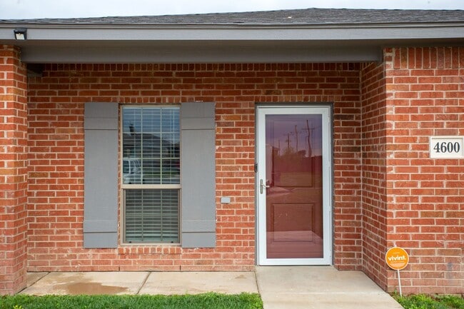 Building Photo - Built in 2018 3bedrooms 2bathrooms CH/A